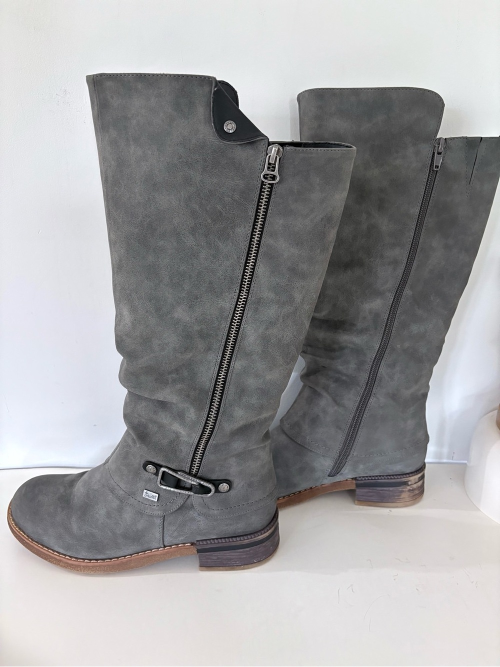 RIEKER FABRIZIA 52 Gray Faux Leather Tall Riding Boots 40 (8.5) Full Zip 1” Heel